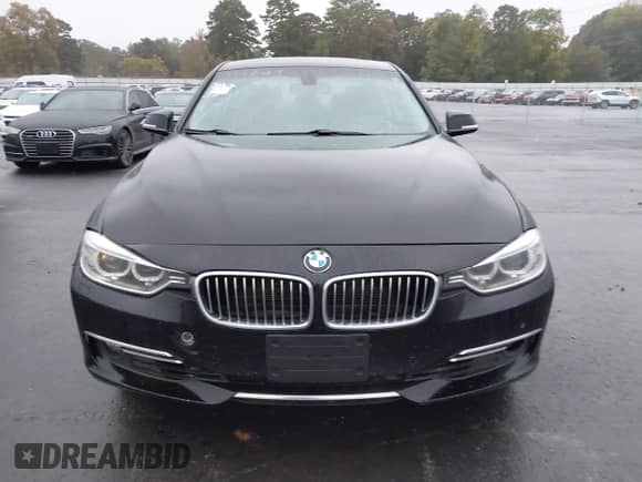 2013 BMW 3 Series 328i xDrive z VIN WBA3B5C50DJ598454, wystawiony jako IAAI lot #43563741 z przebiegiem 140 530 mil mil oraz . Historia ofert i sprzedaży dostępna na DreamBid. Obrazek 12.