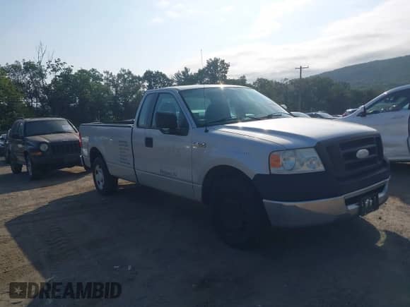 2006 Ford F-150 XL z VIN 1FTRF12W86NB43139, wystawiony jako IAAI lot #42833046 z przebiegiem 109 187 mil mil oraz . Historia ofert i sprzedaży dostępna na DreamBid. Obrazek 1.