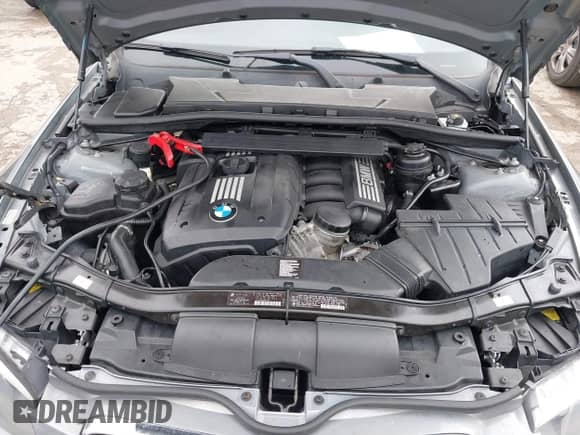 2012 BMW 3 Series 328i xDrive z VIN WBAKF5C59CE657265, wystawiony jako IAAI lot #41653075 z przebiegiem 114 901 mil mil oraz . Historia ofert i sprzedaży dostępna na DreamBid. Obrazek 10.