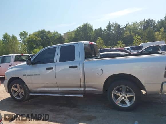 2012 Ram 1500 Express с VIN 1C6RD6FT8CS157162, выставлен на аукционе IAAI как лот 43098172 с пробегом 265 807 миль миль и . История ставок и продаж доступна на DreamBid. Изображение 14.