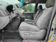 2010 Toyota Sienna CE z VIN 5TDKK4CC2AS297884, wystawiony jako Copart lot #67843815 z przebiegiem 171 954 mil mil oraz Szkoda całkowita • Salvage title. Historia ofert i sprzedaży dostępna na DreamBid. Obrazek 7.