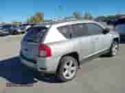 2012 Jeep Compass Limited с VIN 1C4NJCCB0CD622077, выставлен на аукционе IAAI как лот 43541168 с пробегом 174 205 миль миль и . История ставок и продаж доступна на DreamBid. Изображение 4.