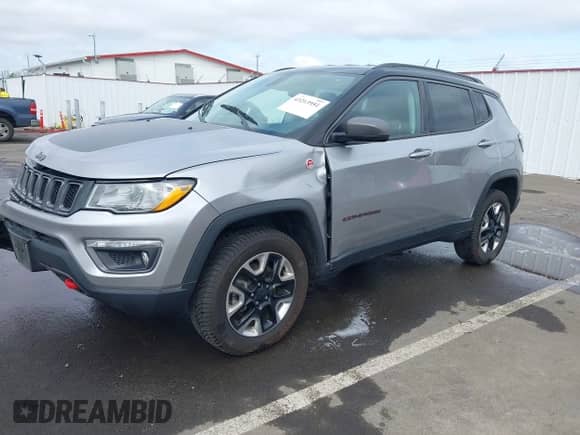 2018 Jeep Compass Trailhawk z VIN 3C4NJDDB7JT419375, wystawiony jako IAAI lot #43213951 z przebiegiem 60 692 mil mil oraz . Historia ofert i sprzedaży dostępna na DreamBid. Obrazek 18.