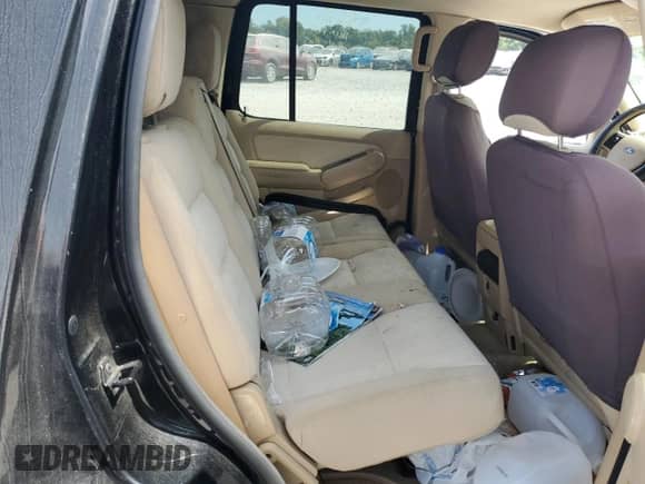 2006 Ford Explorer XLT с VIN 1FMEU73E26UB70870, выставлен на аукционе Copart как лот 70656335 с пробегом 203 258 миль миль и Списание • Salvage title. История ставок и продаж доступна на DreamBid. Изображение 10.