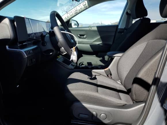 2025 Hyundai Kona SEL с VIN KM8HC3A60SU030878, выставлен на аукционе Copart как лот 69259435 с пробегом 821 миль миль и Списание • Salvage title. История ставок и продаж доступна на DreamBid. Изображение 7.