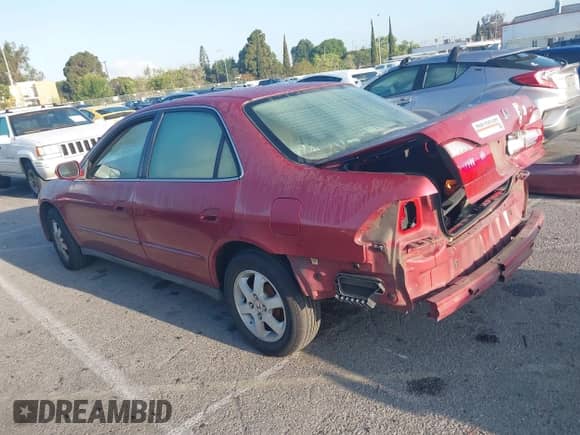 2000 Honda Accord SE с VIN JHMCG6691YC020140, выставлен на аукционе IAAI как лот 42115770 с пробегом 155 488 миль миль и . История ставок и продаж доступна на DreamBid. Изображение 3.