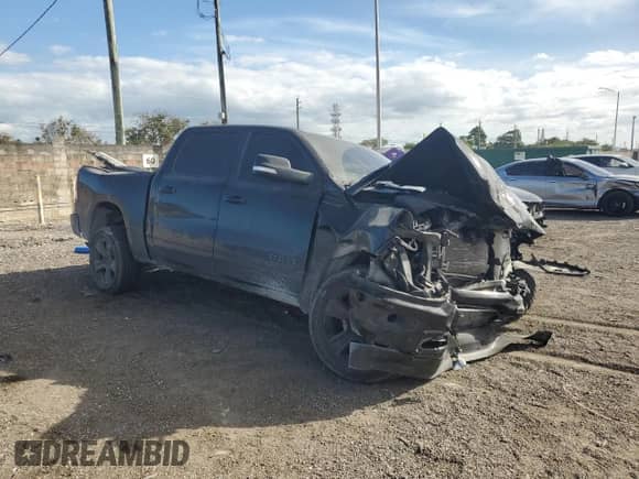 2020 Ram 1500 Big Horn z VIN 1C6RREFGXLN338132, wystawiony jako Copart lot #82759734 z przebiegiem 48 086 mil mil oraz Nie do naprawy • Non repairable. Historia ofert i sprzedaży dostępna na DreamBid. Obrazek 4.