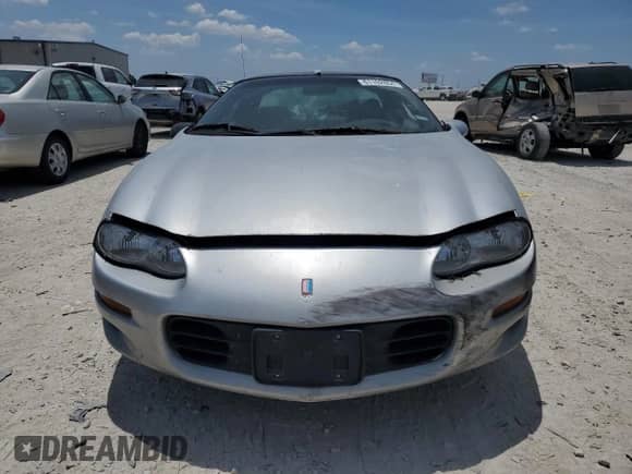 2002 Chevrolet Camaro z VIN 2G1FP22K822162419, wystawiony jako Copart lot #61102854 z przebiegiem 138 263 mil mil oraz Czysty tytuł • Clean title. Historia ofert i sprzedaży dostępna na DreamBid. Obrazek 5.