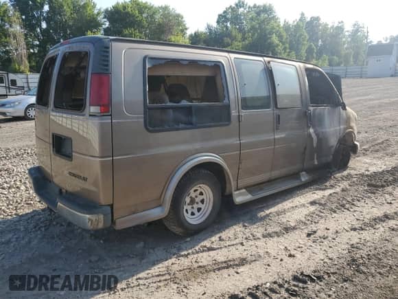 1996 Chevrolet Chevy Van z VIN 1GBFG15R7T1013186, wystawiony jako Copart lot #65969645 z przebiegiem Nie podano mil oraz Czysty tytuł • Clean title. Historia ofert i sprzedaży dostępna na DreamBid. Obrazek 3.