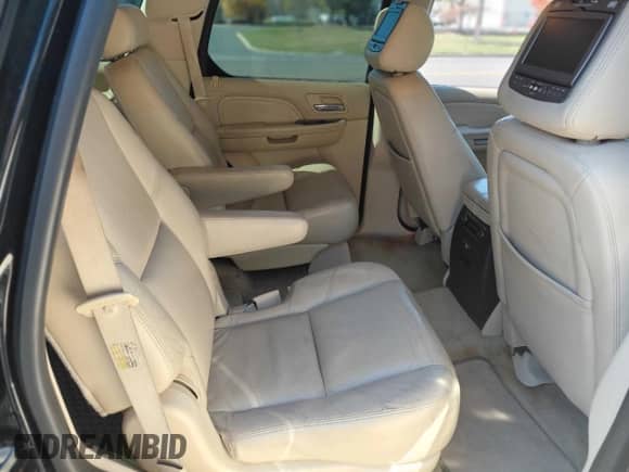 2007 Cadillac Escalade z VIN 1GYFK63897R213442, wystawiony jako Copart lot #85427365 z przebiegiem 142 745 mil mil oraz Czysty tytuł • Clean title. Historia ofert i sprzedaży dostępna na DreamBid. Obrazek 6.