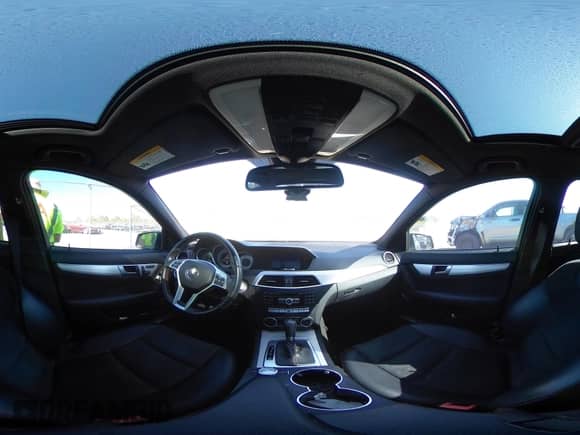 2014 Mercedes-Benz C 250 Sport z VIN WDDGF4HB2EG230394, wystawiony jako IAAI lot #43367403 z przebiegiem 97 860 mil mil oraz . Historia ofert i sprzedaży dostępna na DreamBid. Obrazek 18.