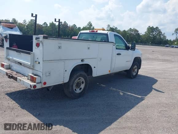 2009 Chevrolet Silverado 2500HD Work Truck z VIN 1GCHC44K19F156748, wystawiony jako IAAI lot #43225243 z przebiegiem 206 341 mil mil oraz . Historia ofert i sprzedaży dostępna na DreamBid. Obrazek 4.
