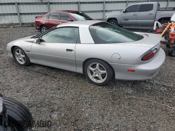 1997 Chevrolet Camaro Z28 с VIN 2G1FP22P3V2143714, выставлен на аукционе Copart как лот 81192245 с пробегом 43 503 миль миль и Списание • Salvage title. История ставок и продаж доступна на DreamBid. Изображение 2.