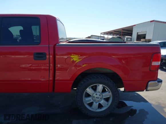 2005 Ford F-150 XLT z VIN 1FTPW12535KC35855, wystawiony jako IAAI lot #43432637 z przebiegiem 218 430 mil mil oraz . Historia ofert i sprzedaży dostępna na DreamBid. Obrazek 20.
