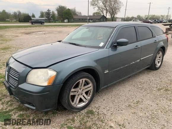 2005 Dodge Magnum RT с VIN 2D4GV58265H596014, выставлен на аукционе Copart как лот 52246114 с пробегом 202 883 миль миль и Чистый • Clean title. История ставок и продаж доступна на DreamBid. Изображение 2.