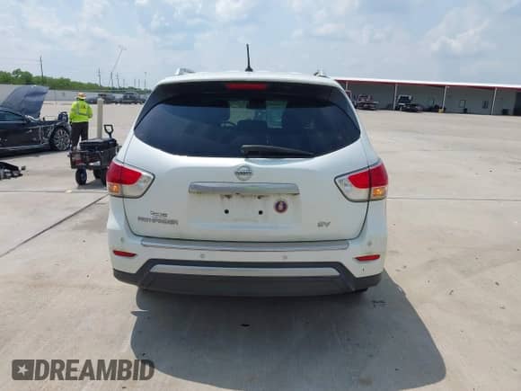 2015 Nissan Pathfinder SL с VIN 5N1AR2MN8FC608475, выставлен на аукционе IAAI как лот 43045859 с пробегом 94 728 миль миль и . История ставок и продаж доступна на DreamBid. Изображение 16.