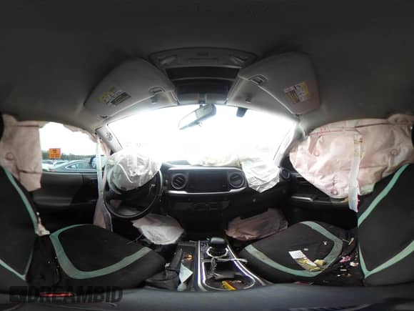 2017 Toyota Tacoma SR5 z VIN 5TFRZ5CN2HX046174, wystawiony jako IAAI lot #41524202 z przebiegiem 121 132 mil mil oraz . Historia ofert i sprzedaży dostępna na DreamBid. Obrazek 23.