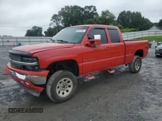 1999 Chevrolet Silverado 1500 LS z VIN 1GCEK19V2XE218734, wystawiony jako Copart lot #59757345 z przebiegiem 268 789 mil mil oraz Szkoda całkowita • Salvage title. Historia ofert i sprzedaży dostępna na DreamBid. Obrazek 1.