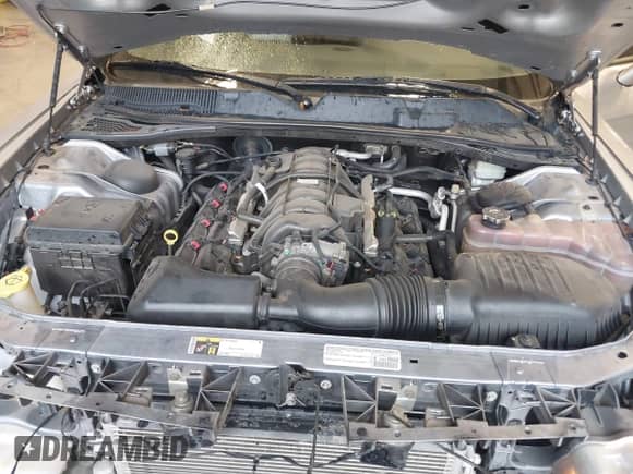 2014 Dodge Challenger R/T с VIN 2C3CDYBT5EH299046, выставлен на аукционе IAAI как лот 41330322 с пробегом 131 738 миль миль и . История ставок и продаж доступна на DreamBid. Изображение 10.