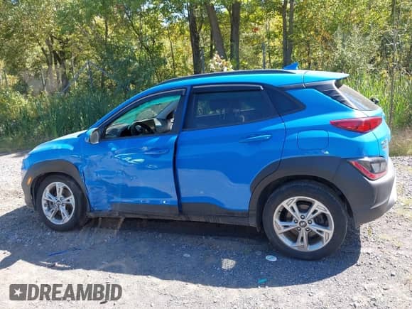 2022 Hyundai Kona SEL с VIN KM8K6CAB2NU923083, выставлен на аукционе IAAI как лот 43205319 с пробегом 22 605 миль миль и . История ставок и продаж доступна на DreamBid. Изображение 14.