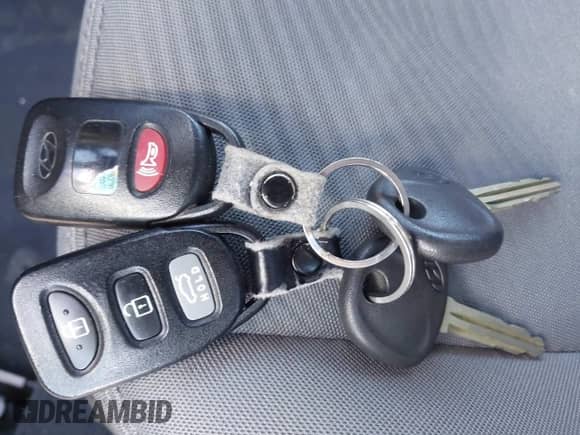 2013 Hyundai Elantra Limited z VIN 5NPDH4AE8DH245410, wystawiony jako IAAI lot #43468741 z przebiegiem 236 057 mil mil oraz . Historia ofert i sprzedaży dostępna na DreamBid. Obrazek 11.