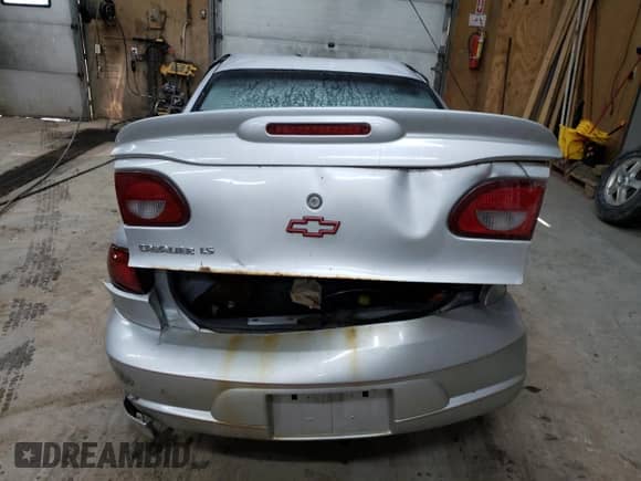 2002 Chevrolet Cavalier LS Sport z VIN 1G1JH12F227305927, wystawiony jako Copart lot #63666195 z przebiegiem Nie podano mil oraz Szkoda całkowita • Salvage title. Historia ofert i sprzedaży dostępna na DreamBid. Obrazek 6.