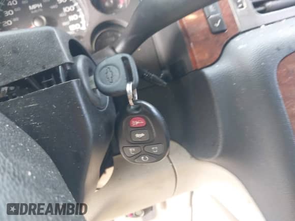 2007 Chevrolet Suburban LS with VIN 1GNFC16067J230068, listed as a IAAI auction lot 42366166 with 251,429 mi miles and . Bid and sale history available at DreamBid. Image 11.