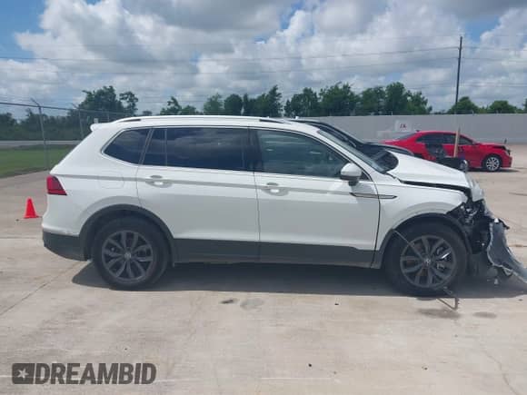 2024 Volkswagen Tiguan SE с VIN 3VV2B7AX3RM032119, выставлен на аукционе IAAI как лот 42525680 с пробегом 21 680 миль миль и . История ставок и продаж доступна на DreamBid. Изображение 13.