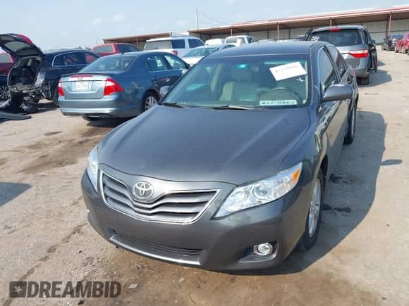 2011 Toyota Camry XLE z VIN 4T1BK3EK0BU123691, wystawiony jako IAAI lot #43228048 z przebiegiem 98 334 mil mil oraz . Historia ofert i sprzedaży dostępna na DreamBid. Obrazek 11.
