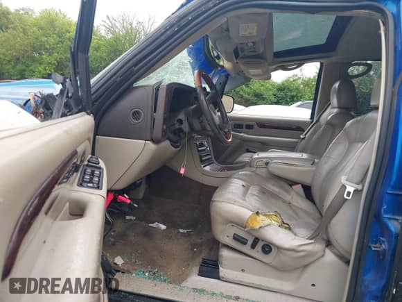 2002 Cadillac Escalade EXT z VIN 3GYEK63N02G210858, wystawiony jako IAAI lot #42365765 z przebiegiem 217 257 mil mil oraz . Historia ofert i sprzedaży dostępna na DreamBid. Obrazek 5.