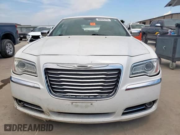 2013 Chrysler 300 C with VIN 2C3CCAET4DH551552, listed as a Copart auction lot 68446795 with 162,559 mi miles and Clean title. Bid and sale history available at DreamBid. Image 5.