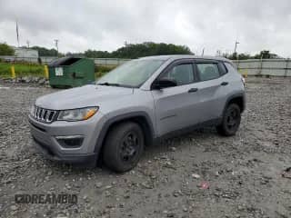 2018 Jeep Compass Sport z VIN 3C4NJCAB3JT226512, wystawiony jako Copart lot #68539915 z przebiegiem 113 851 mil mil oraz Szkoda całkowita • Salvage title. Historia ofert i sprzedaży dostępna na DreamBid. Obrazek 1.