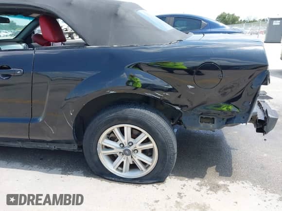 2006 Ford Mustang Standard with VIN 1ZVHT84N665115970, listed as a IAAI auction lot 42714899 with 158,438 mi miles and . Bid and sale history available at DreamBid. Image 13.