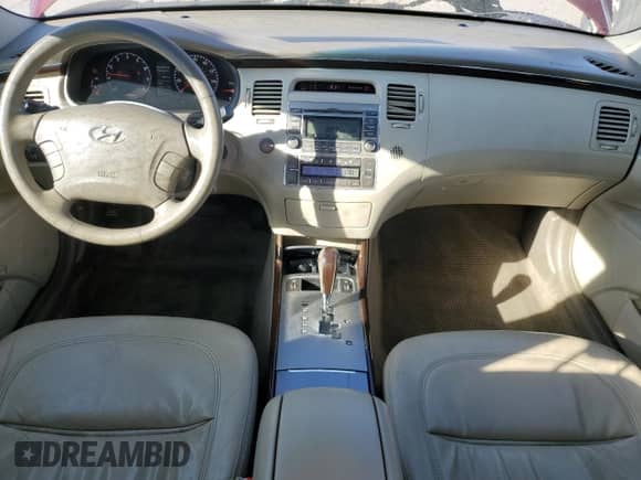 2009 Hyundai Azera GLS with VIN KMHFC46D99A351155, listed as a Copart auction lot 56517695 with 176,311 mi miles and Salvage title. Bid and sale history available at DreamBid. Image 8.