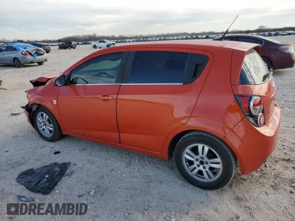 2012 Chevrolet Sonic LT z VIN 1G1JD6SHXC4125785, wystawiony jako Copart lot #89107785 z przebiegiem 118 059 mil mil oraz Szkoda całkowita • Salvage title. Historia ofert i sprzedaży dostępna na DreamBid. Obrazek 2.