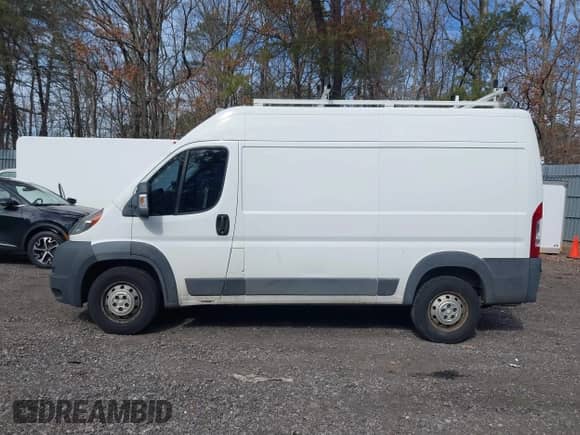 2014 Ram ProMaster Cargo z VIN 3C6TRVBG3EE105518, wystawiony jako IAAI lot #41673098 z przebiegiem 201 978 mil mil oraz . Historia ofert i sprzedaży dostępna na DreamBid. Obrazek 14.