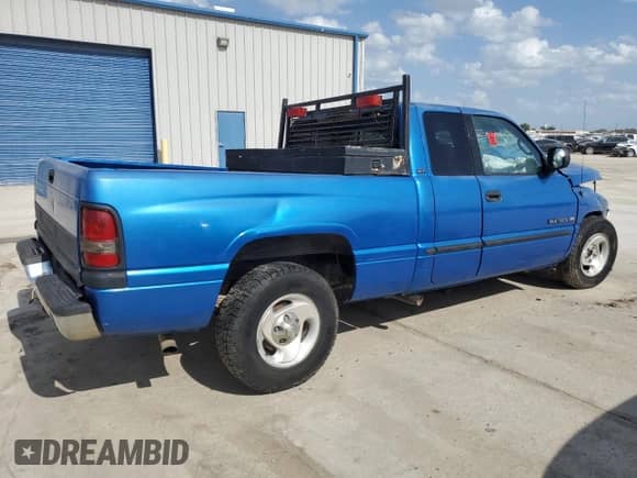2000 Dodge 1500 z VIN 3B7HC13Z9YM215704, wystawiony jako Copart lot #65237064 z przebiegiem Nie podano mil oraz Szkoda całkowita • Salvage title. Historia ofert i sprzedaży dostępna na DreamBid. Obrazek 3.