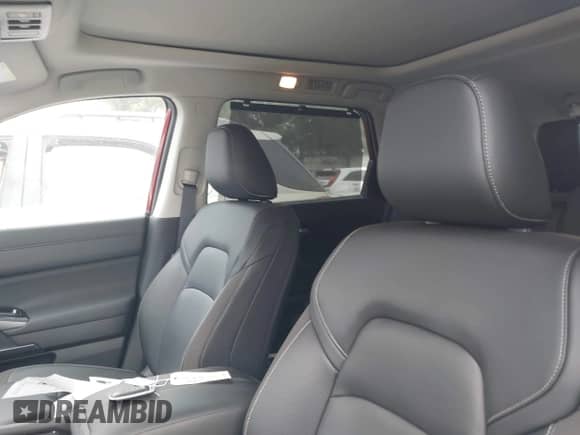 2025 Nissan Pathfinder SL z VIN 5N1DR3CB3SC217741, wystawiony jako IAAI lot #42528565 z przebiegiem 262 mil mil oraz . Historia ofert i sprzedaży dostępna na DreamBid. Obrazek 21.