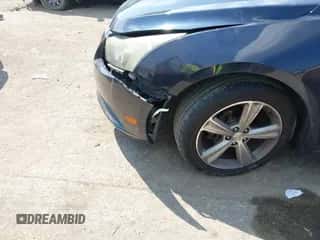 2014 Chevrolet Cruze 2LT z VIN 1G1PE5SB3E7128428, wystawiony jako IAAI lot #43252590 z przebiegiem Nie podano mil oraz . Historia ofert i sprzedaży dostępna na DreamBid. Obrazek 6.