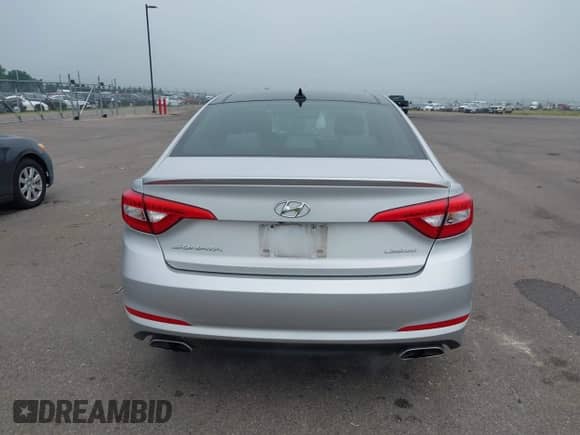 2015 Hyundai Sonata Limited with VIN 5NPE34AF0FH065031, listed as a IAAI auction lot 42921071 with 39,702 mi miles and . Bid and sale history available at DreamBid. Image 16.