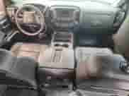 2015 Chevrolet Silverado 2500HD Work Truck z VIN 1GC1KUE81FF569806, wystawiony jako Copart lot #90887985 z przebiegiem 160 674 mil mil oraz Czysty tytuł • Clean title. Historia ofert i sprzedaży dostępna na DreamBid. Obrazek 8.