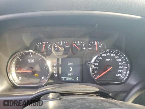 2014 Chevrolet Silverado 1500 Work Truck z VIN 1GCNCPEC2EZ234040, wystawiony jako Copart lot #49795615 z przebiegiem 193 222 mil mil oraz Czysty tytuł • Clean title. Historia ofert i sprzedaży dostępna na DreamBid. Obrazek 9.