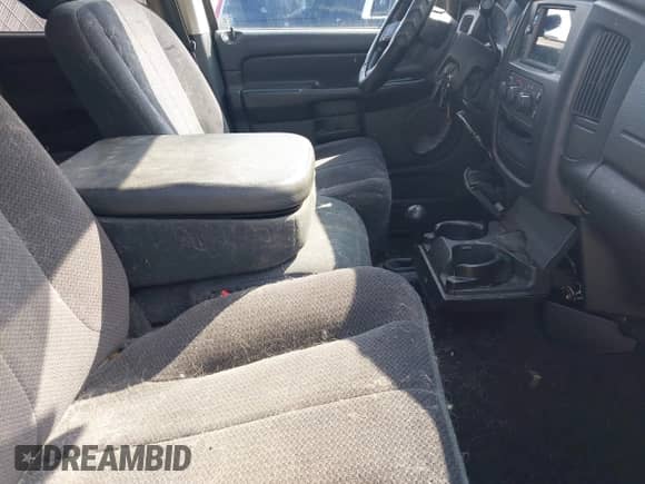 2005 Dodge 2500 SLT z VIN 3D7KS28C25G844501, wystawiony jako IAAI lot #42176860 z przebiegiem 238 386 mil mil oraz . Historia ofert i sprzedaży dostępna na DreamBid. Obrazek 5.