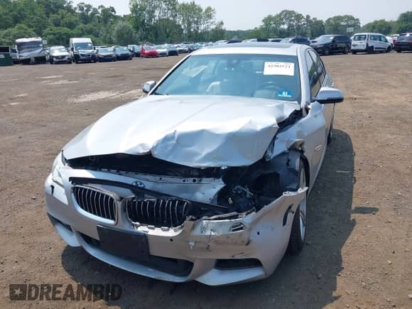 2016 BMW 5 Series 535i xDrive z VIN WBA5B3C54GD549077, wystawiony jako IAAI lot #42902821 z przebiegiem 163 424 mil mil oraz . Historia ofert i sprzedaży dostępna na DreamBid. Obrazek 17.