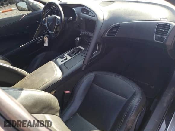 2015 Chevrolet Corvette 1LT z VIN 1G1YB2D71F5117705, wystawiony jako Copart lot #67867883 z przebiegiem 77 802 mil mil oraz . Historia ofert i sprzedaży dostępna na DreamBid. Obrazek 8.