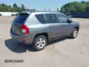 2013 Jeep Compass Sport z VIN 1C4NJCBA3DD265990, wystawiony jako IAAI lot #42644318 z przebiegiem 130 092 mil mil oraz . Historia ofert i sprzedaży dostępna na DreamBid. Obrazek 4.