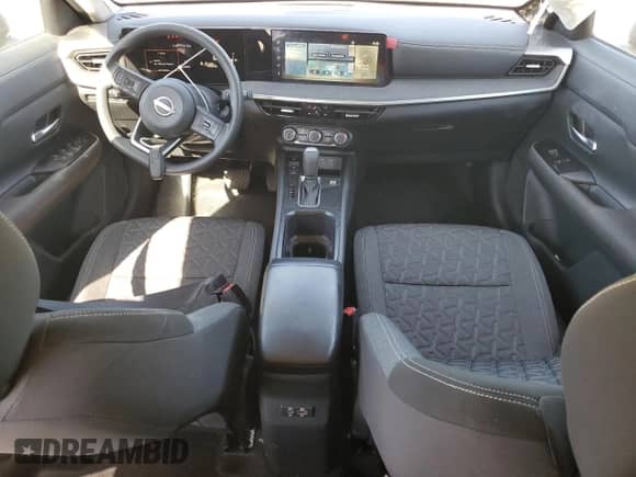 2025 Nissan Kicks SV с VIN 3N8AP6CA2SL313858, выставлен на аукционе Copart как лот 69316705 с пробегом 11 998 миль миль и Списание • Salvage title. История ставок и продаж доступна на DreamBid. Изображение 8.