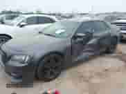 2019 Chrysler 300 S с VIN 2C3CCABT8KH524095, выставлен на аукционе IAAI как лот 41894311 с пробегом 57 047 миль миль и . История ставок и продаж доступна на DreamBid. Изображение 17.