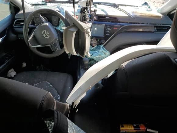 2020 Toyota Camry LE с VIN 4T1C11AK5LU307169, выставлен на аукционе Copart как лот 70514385 с пробегом 151 265 миль миль и Списание • Salvage title. История ставок и продаж доступна на DreamBid. Изображение 8.