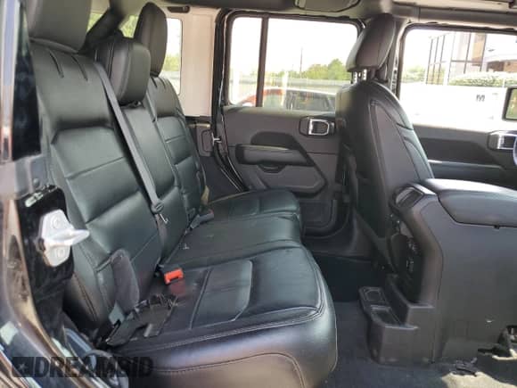 2021 Jeep Wrangler Unlimited Sahara Altitude z VIN 1C4HJXEG6MW736815, wystawiony jako Copart lot #64779455 z przebiegiem 56 496 mil mil oraz Szkoda całkowita • Salvage title. Historia ofert i sprzedaży dostępna na DreamBid. Obrazek 11.